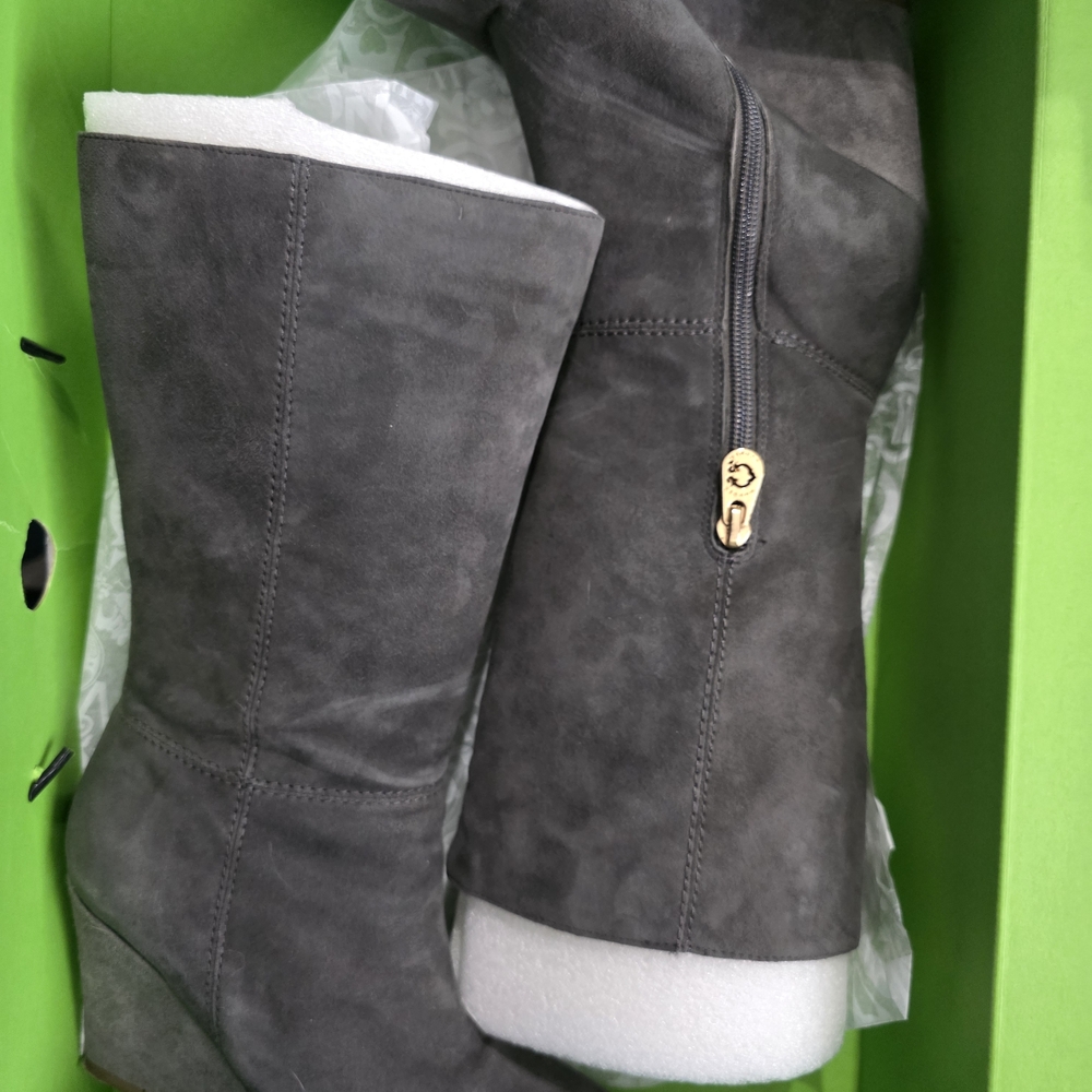 C. Wonder Gray Suede Ankle Boots